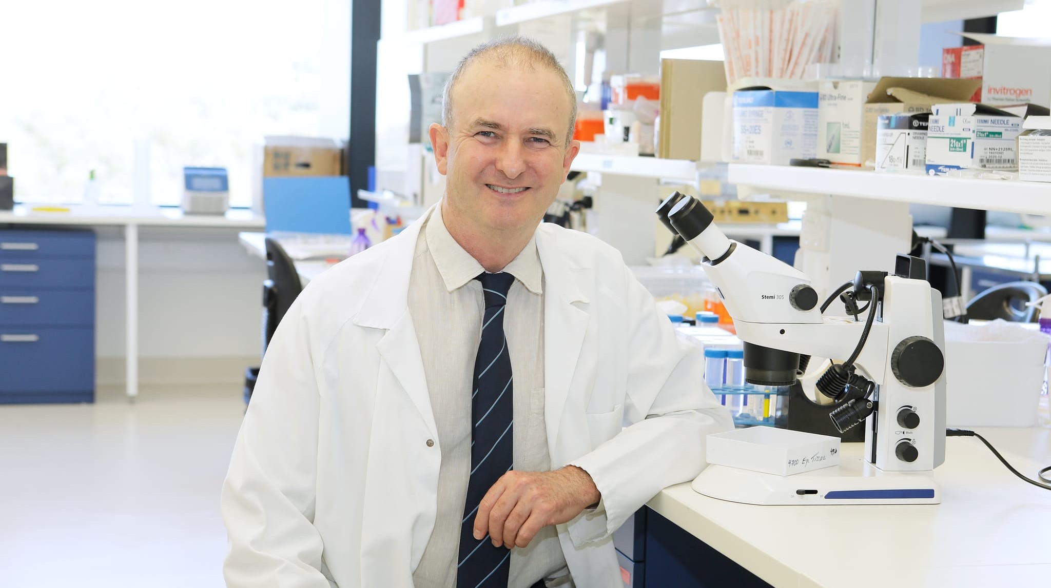 Professor Bill Morgan AO in the laboratory
